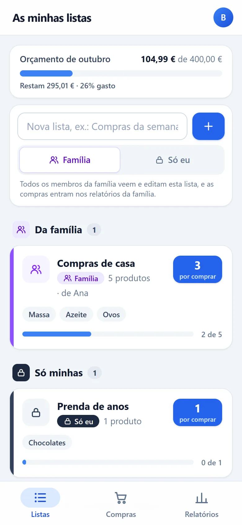Ecrã das listas no telemóvel, com as secções Da família e Só minhas e o orçamento do mês.